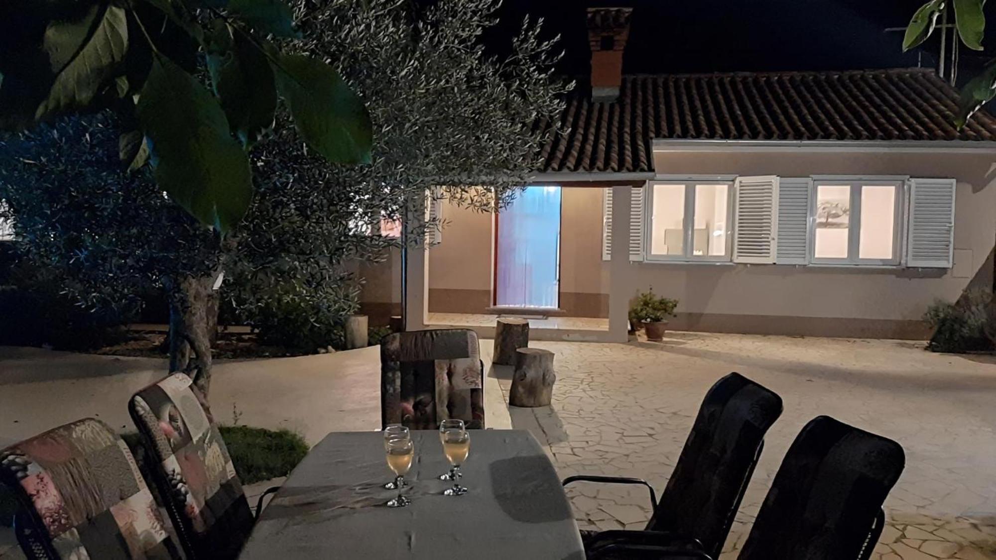 Ferienhaus Aqua Mit Pool Jadreški Dış mekan fotoğraf